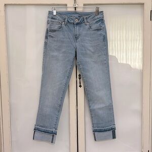 Jag Jeans Girlfriend size 2/26 light wash 25” inseam with fixed cuff hem